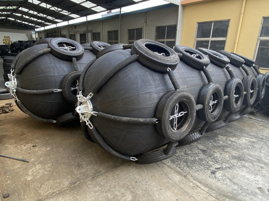 Os acessórios galvanizados enviam o para-choque de borracha 80kpa Yokohama pneumático Marine Fenders