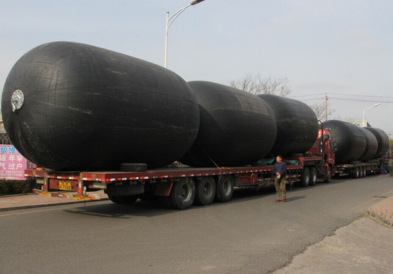 Fender Yokohama Tipo Sling de Cor Preta para Navio a Navio