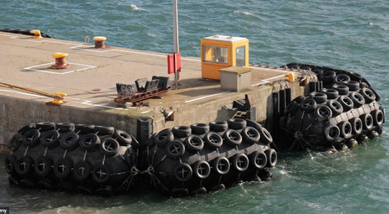 Para-choque de borracha pneumático líquido de Yokohama do pneu que entra tipos do para-choque do navio 0.05mpa